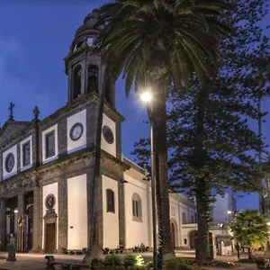 19 Piso Centrico, Nuevo Y Bien Equipado En La Trinidad Apartamento